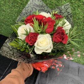 Love in Bloom (10 rose stems)